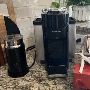 Nespresso Coffee Machine & Frother